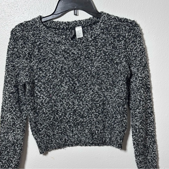 Divided By H&M Women Gray/Black Knit Sweater Size XS. - Picture 4 of 7